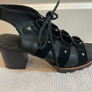 Sorel Addington Black Heeled Sandals size 7